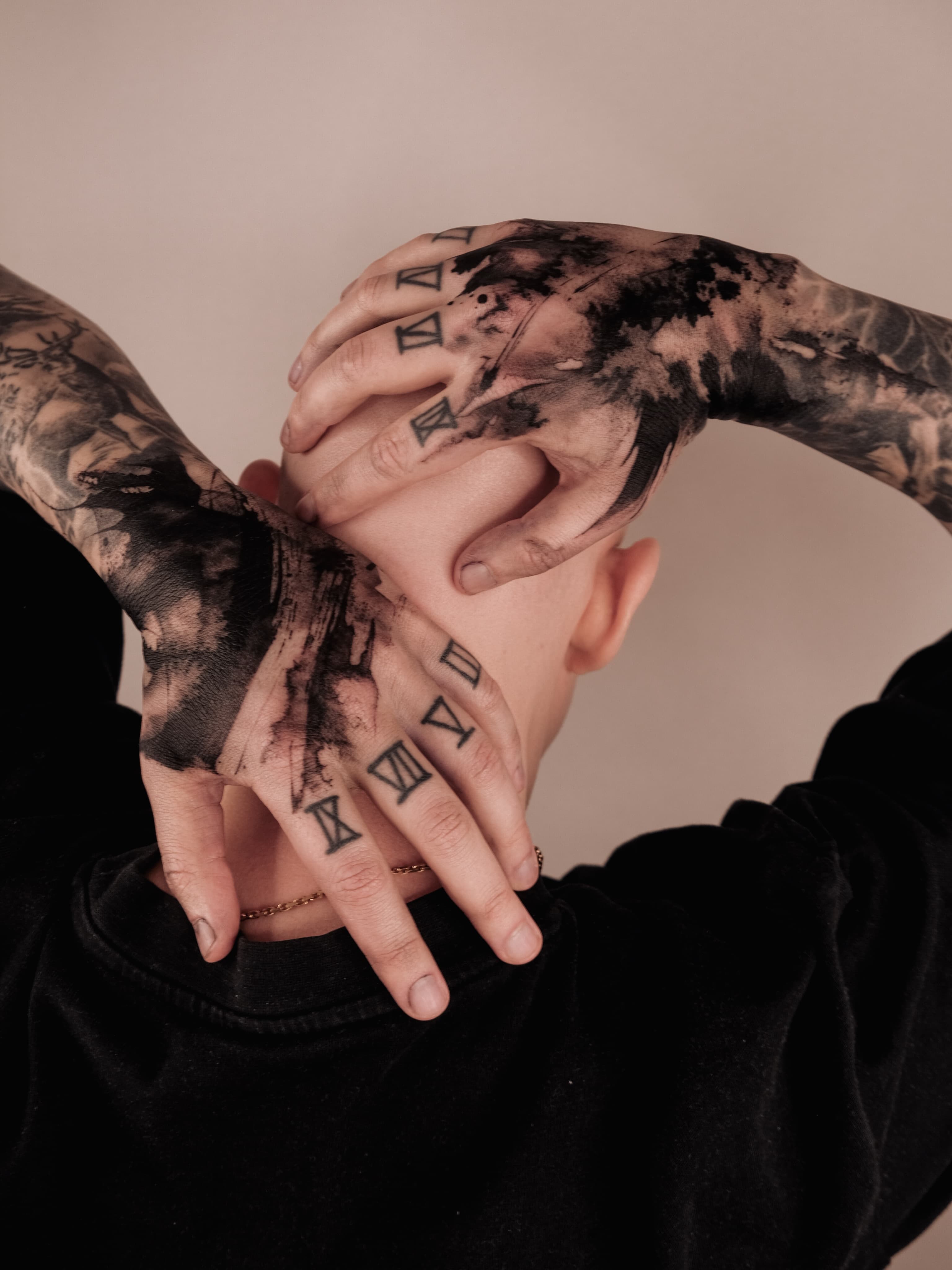 Freehand for hands. Connection of two different tattoo styles.